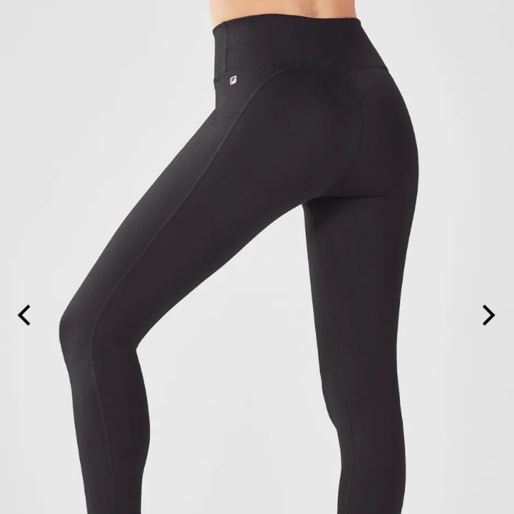 NWT Fabletics Sold Powerhold Capri Leggings Black